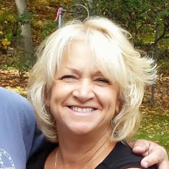 Meet your Posher, Karen - Picture 2 of 2